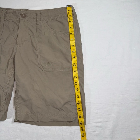 The North Face Women's Khaki Hiking Shorts Size 10 - Picture 7 of 9
